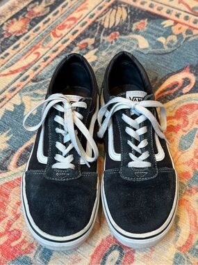 VANS Black and White Old Skool Low-Top Sneakers